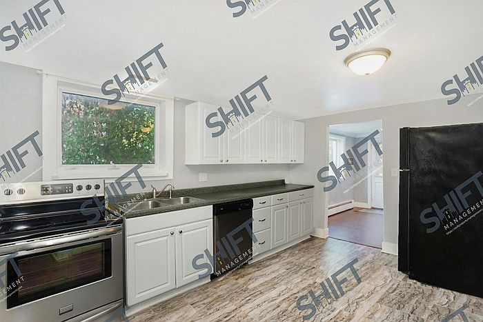 1st image of 125 Church St SE