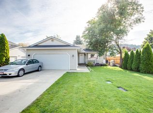2600 N Honeysuckle Dr, Coeur D Alene, ID 83815