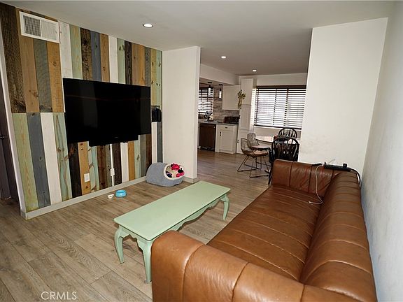 4th image of 18954 Sherman Way Unit 3