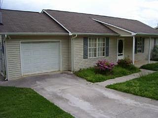 2nd image of 2917 Carbine Ln