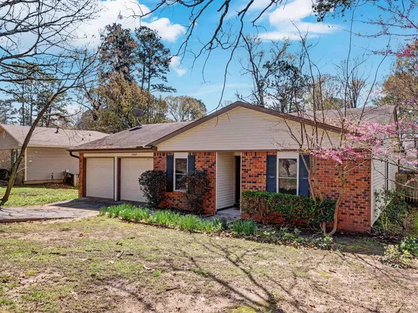 12621 Valleywood Dr, Little Rock, AR 72211