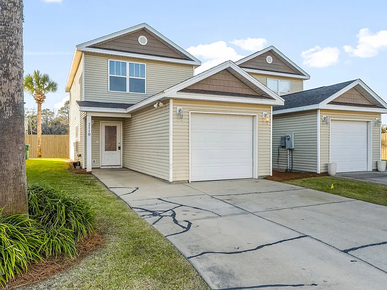 2110 Sterling Cove Blvd — Photo 1