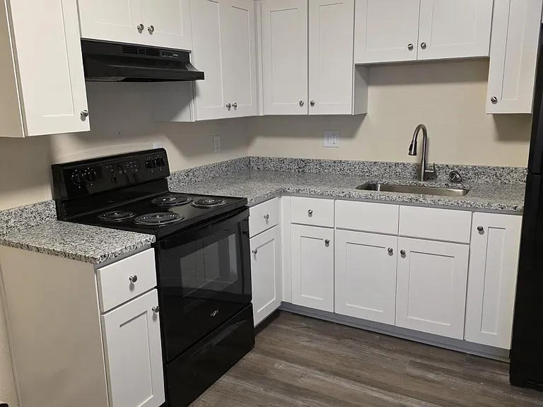 1701 Springfield Ave — Photo 4