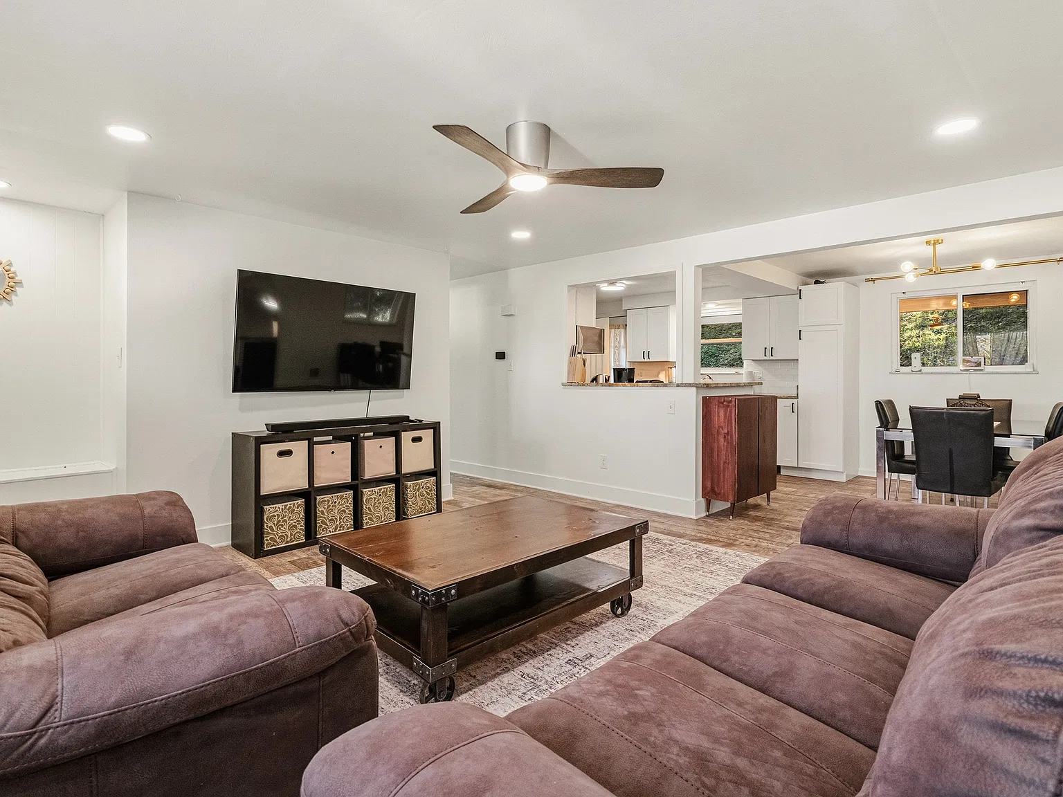 3 bed, 2.5 bath, 1288 sqft, $2,000 — Photo 3