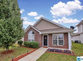 2206 Village Ln, Calera, AL 35040