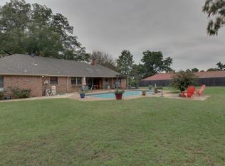 130 Meadow Knoll Dr, Double Oak, TX 75077