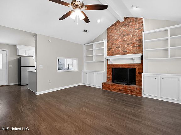 4th image of 16 Christopher Ct