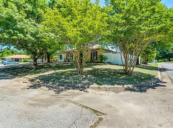 4th image of 203 Sierra Ct
