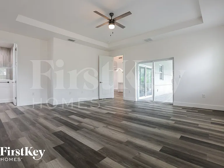 2698 Escambia Cir — Photo 8