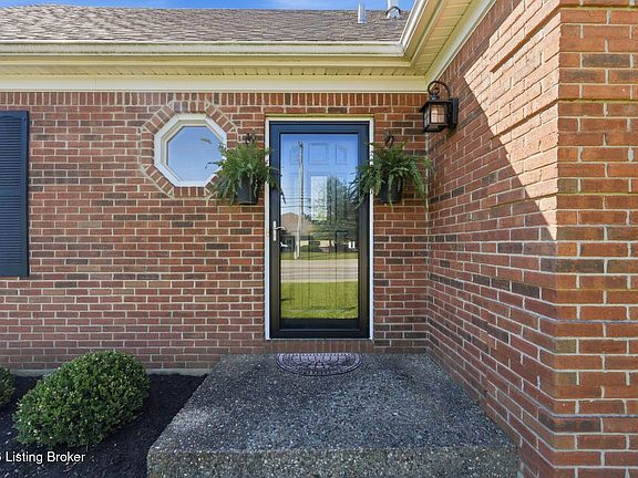 3rd image of 4246 Westport Rd