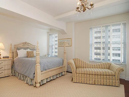 Rented by Sotheby's International Realty | media 6