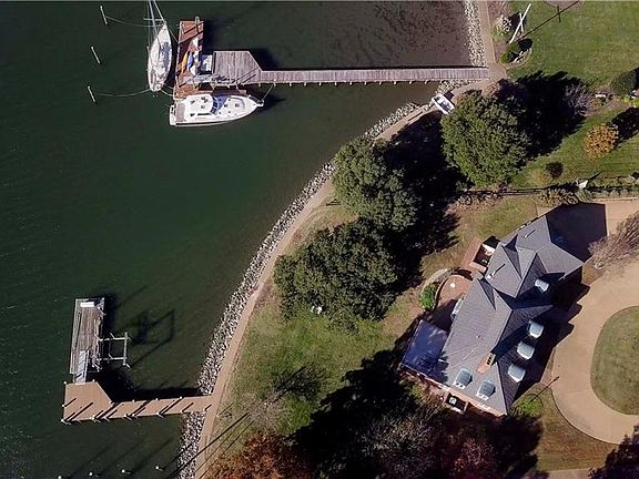 5th image of 4 Cedar Point Dr