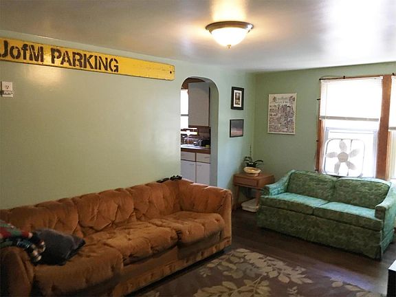 3rd image of 2226 University Ave NE #2