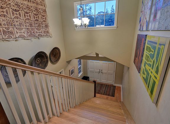 3rd image of 150 Jackson St