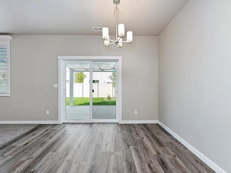 3093 N Summermoon Ave — Photo 29