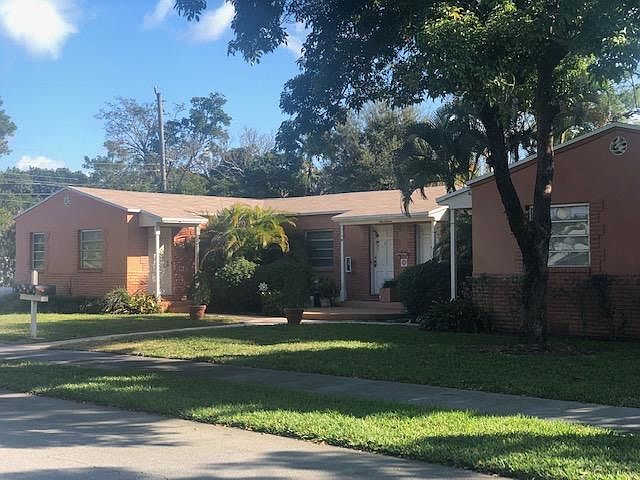 1st image of 916 SW 8th Ave #1