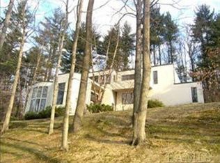 77 Random Farms Cir, Chappaqua, NY 10514