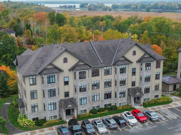 50 Prestige Cir #8, Ottawa, ON K4A 0W9