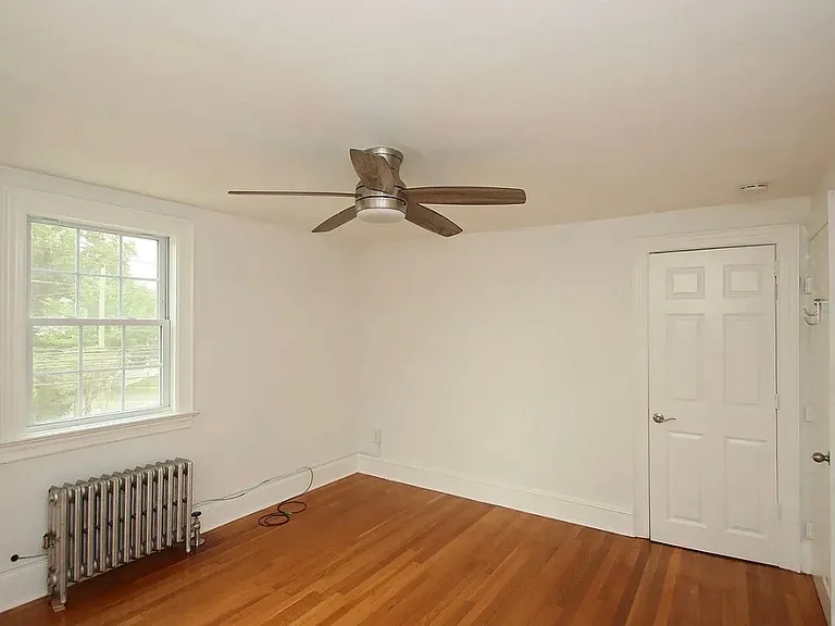 570 Westfield Ave — Photo 5