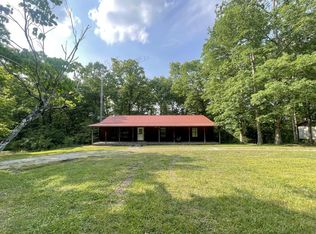 96 Robbins Nest Dr, Crossville, TN 38571