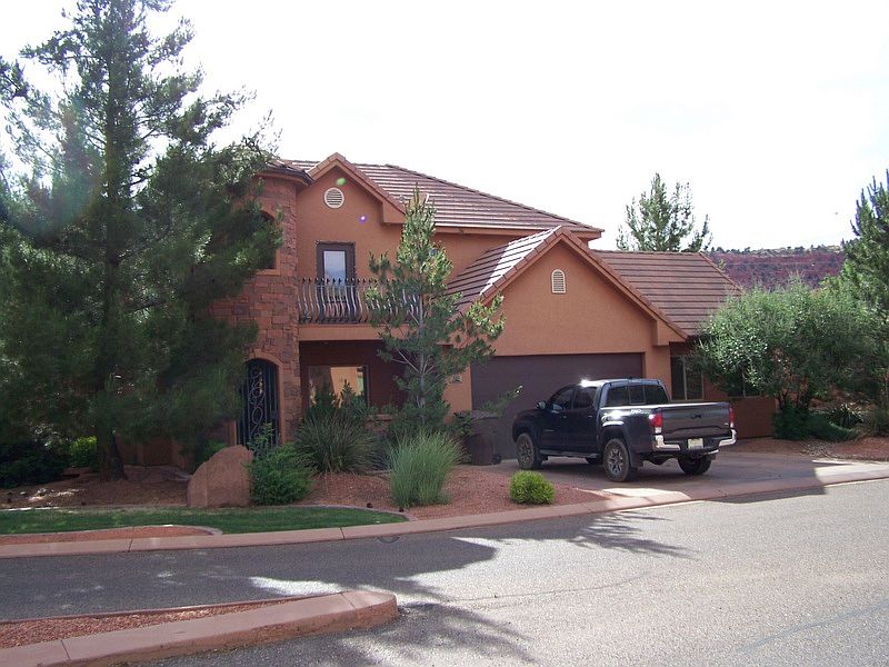 1st image of 302 N Los Barancos Ln