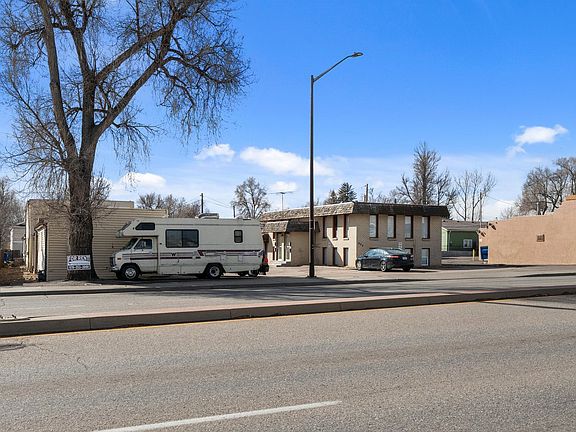 3rd image of 604-606 E Eisenhower Blvd