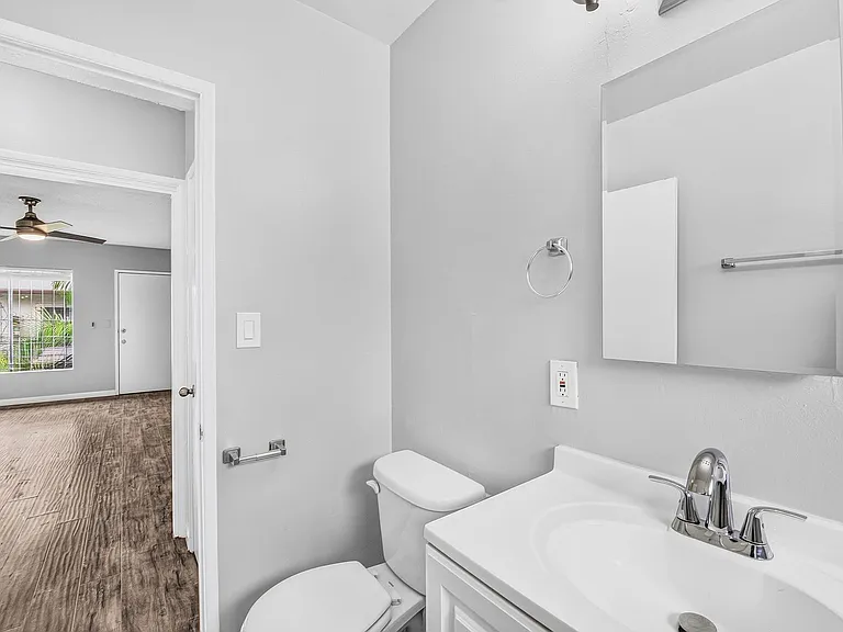 10227 S. 10th Ave. — Photo 22