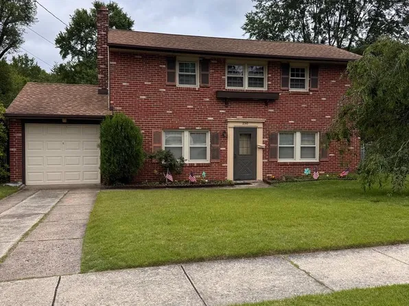 2310 S Cuthbert Dr, Lindenwold, NJ 08021