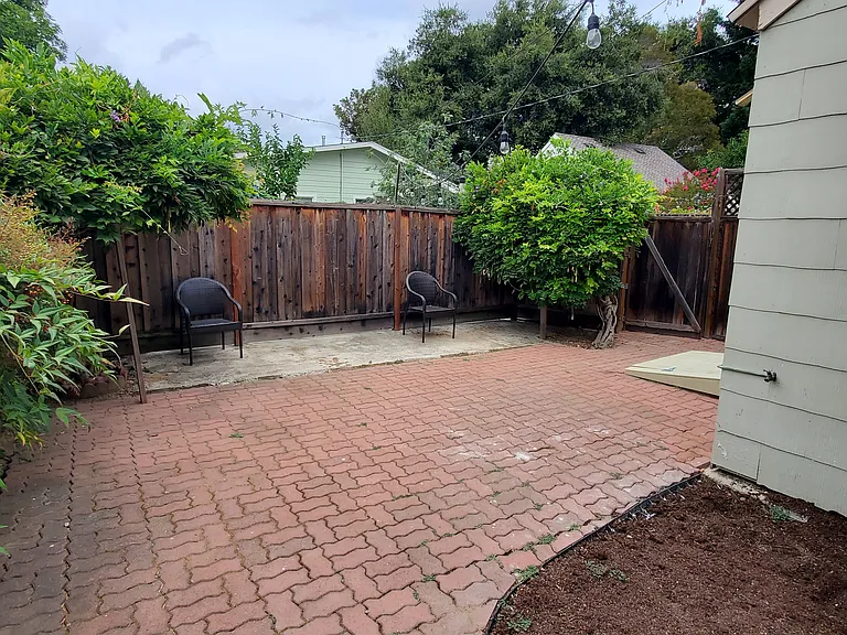 466 View St — Photo 14