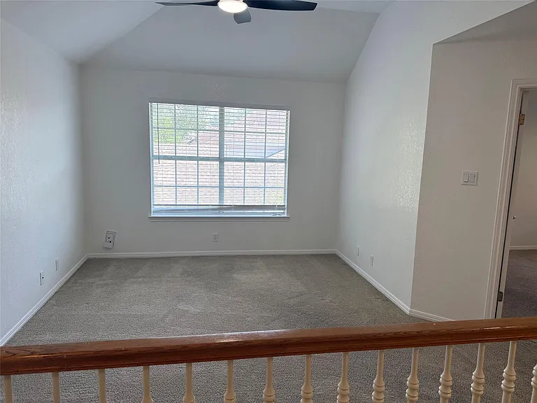 11112 Marden Ln — Photo 12
