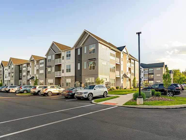 Park West Apartments — Photo 35