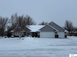 29 Marples Ave, Minnesota Lake, MN 56068
