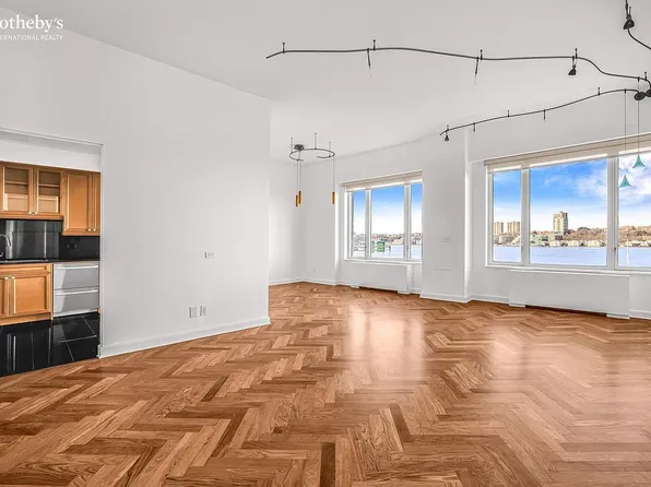 220 Riverside Blvd APT 5L, New York, NY 10069