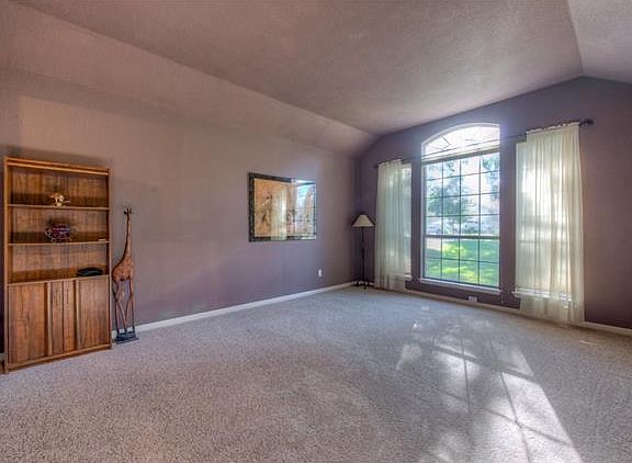 4th image of 6318 Clairmont Dr