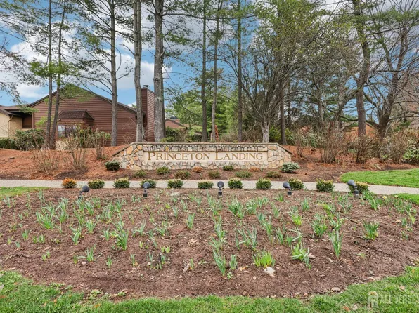 1304 Sayre Dr, Princeton, NJ 08540