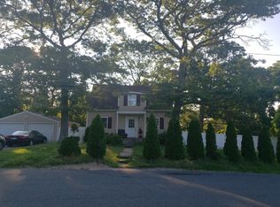 3 Patchogue Dr, Rocky Point, NY 11778