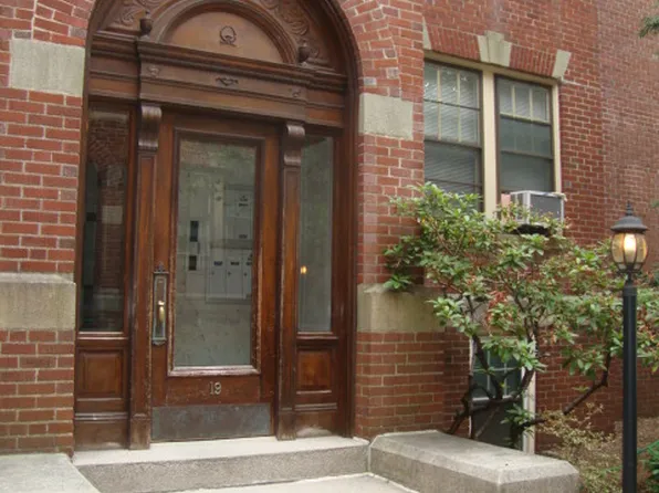 19 Short St APT 4, Brookline, MA 02446