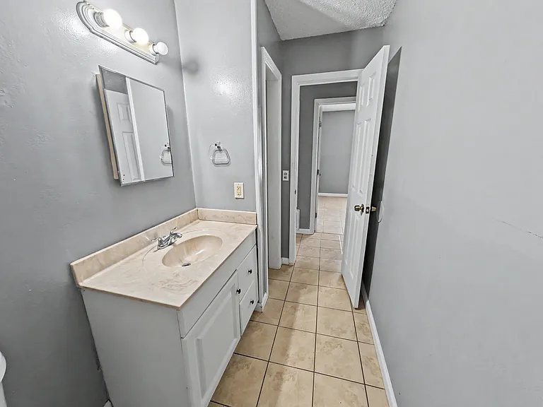 1007 Winton Ave #B — Photo 16