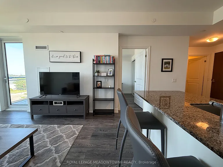 1050 Main St E #512 — Photo 18