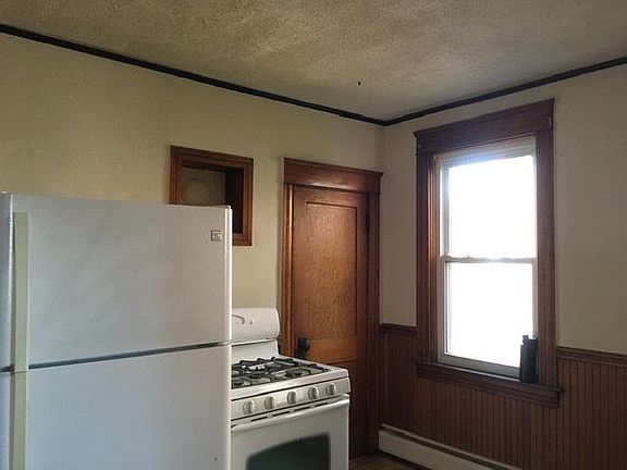 5th image of 169 Jewett St Floor 2