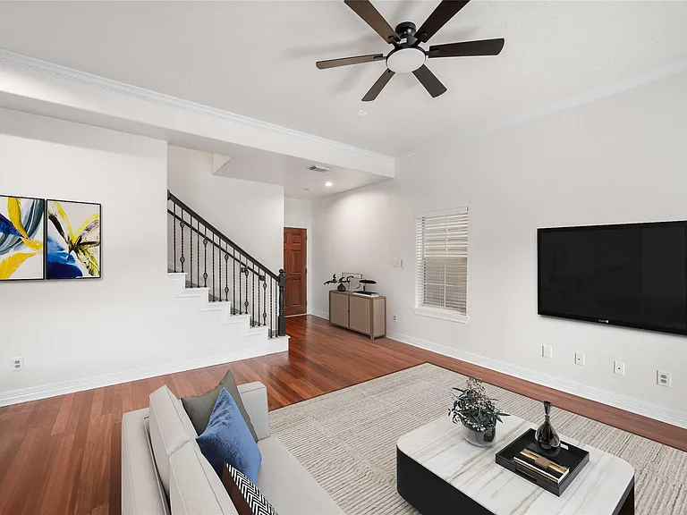 907 McKinney Park Ln — Photo 10