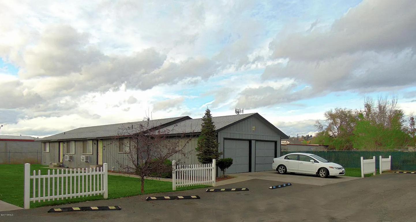 4801-4803 Bonnie Ln photo 1