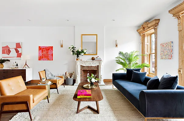 Sold by Compass | media 21