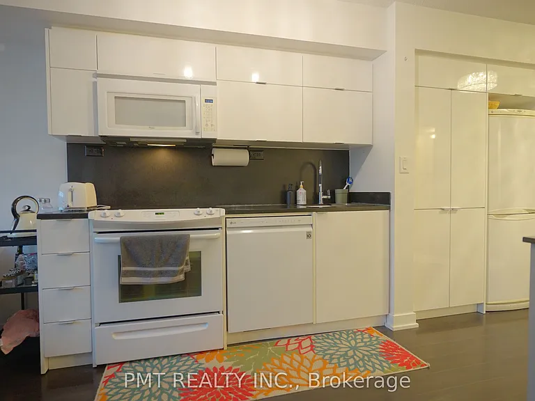 151 Dan Leckie Way #948 — Photo 5