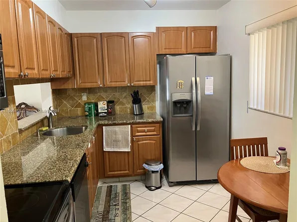 8075 SW 107th Ave APT 101, Miami, FL 33173