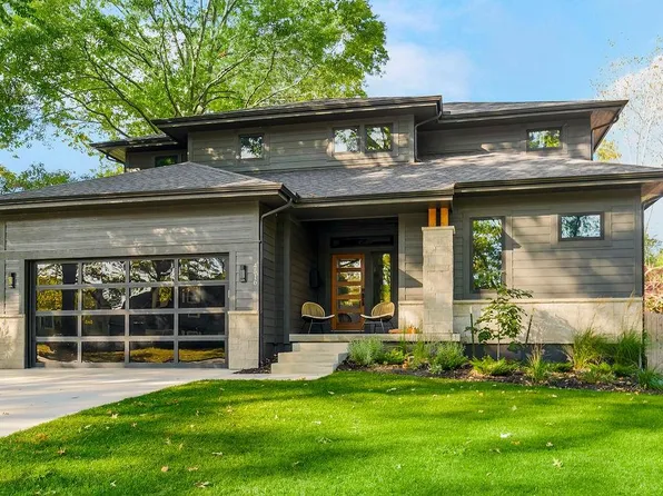 4516 W 69th Ter, Prairie Village, KS 66208