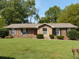 302 Donna Dr, Hendersonville, TN 37075