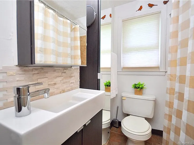 10 Cottage St #1 — Photo 16