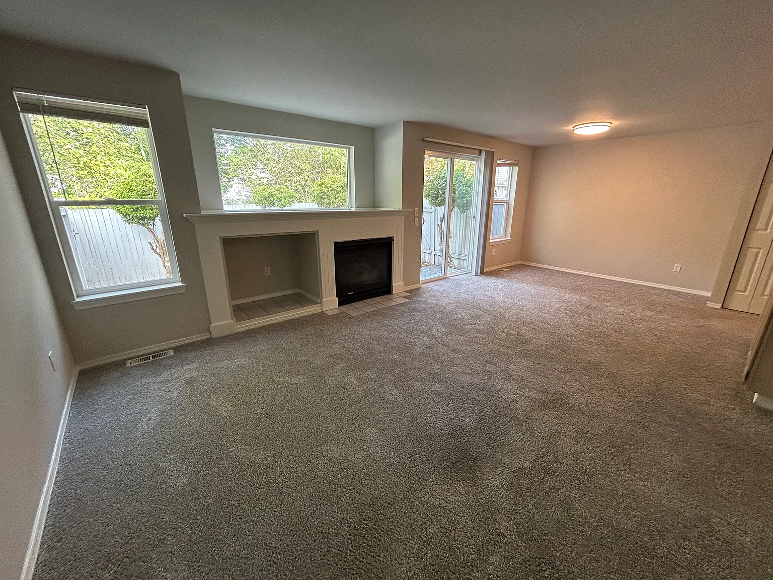3 bed, 2.5 bath, 1400 sqft, $2,495 — Photo 4