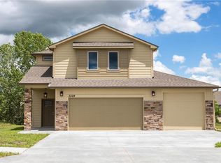 3304 Half Full Dr, Manhattan, KS 66502